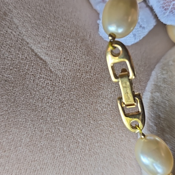 Napier Ivory Pearl Colored  Necklace - Picture 10 of 13